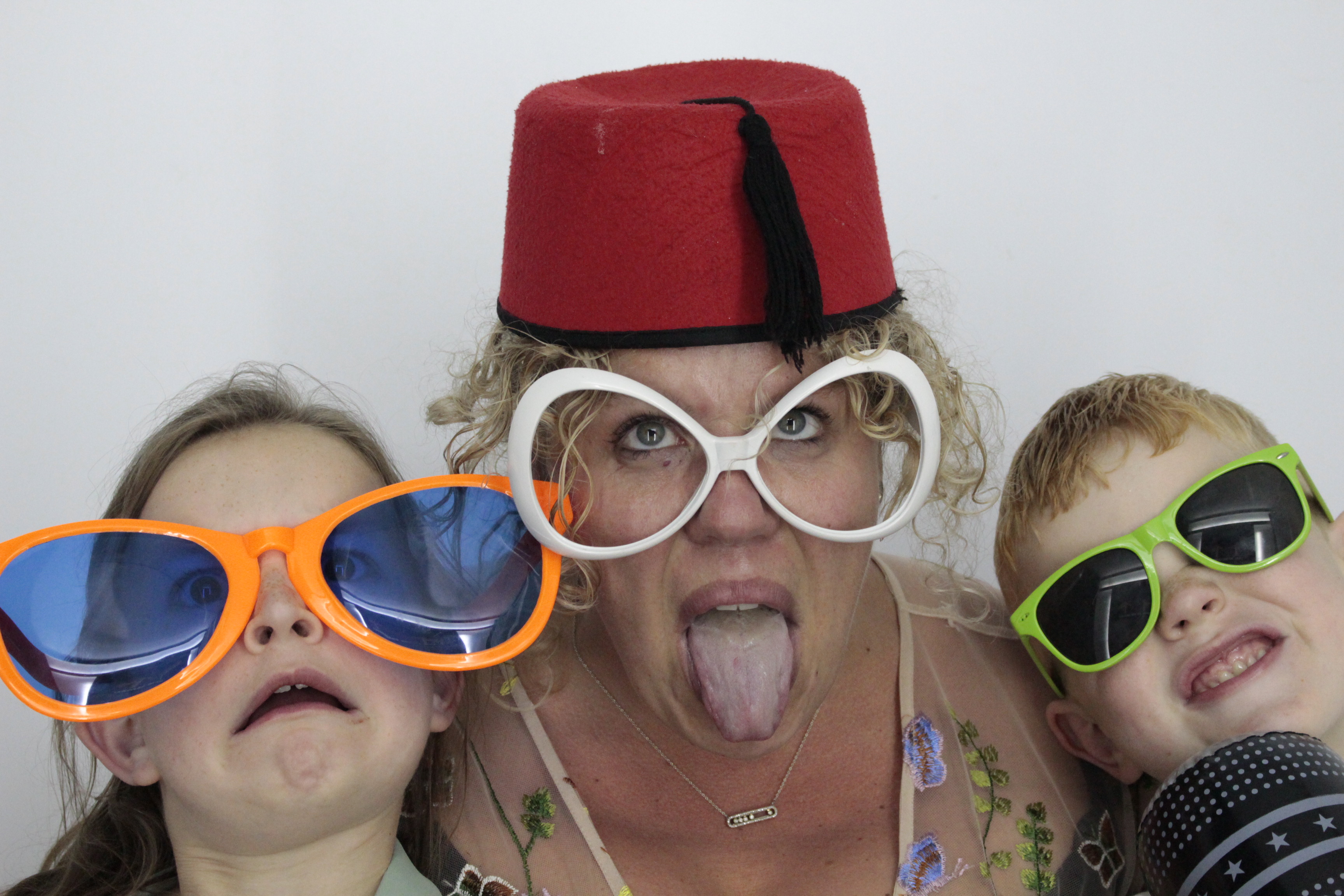 Jon and Sarah’s Wedding | View more photos from the event at gallery.myphotoboothexperience.co.uk/u/MyPhotoBoothExperienceLtd/Jon-and-Sarah’s-Wedding